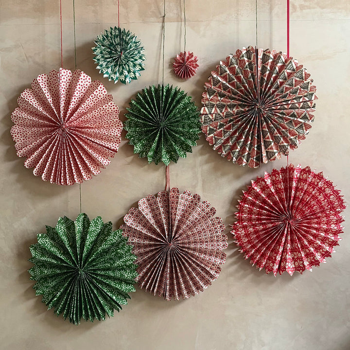 Workshop: Paper Stars and Prosecco Thursday November 28th, 6-8:30 pm