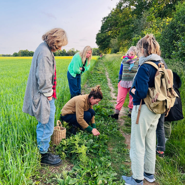 Seasonal Foraging Walks at Bruern Farms with Leslie Astor